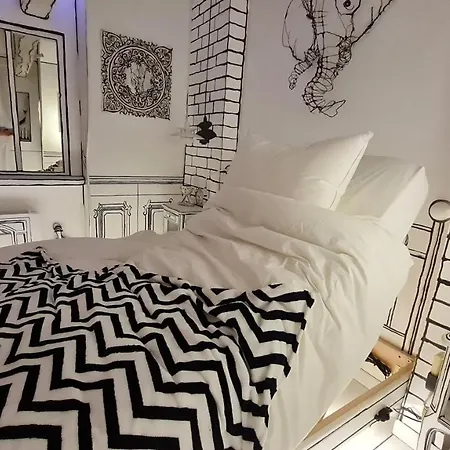 Illustre Insolite Appartement Sablé-sur-Sarthe